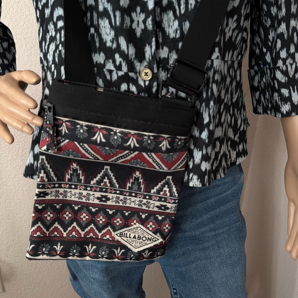Billabong Aztec Print Multicolor Shoulder Crossbody Bag Purse Boho Casual Travel - Picture 8 of 15